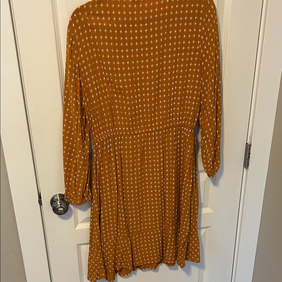 Old Navy Golden Long Sleeve Dress - Picture 4 of 4